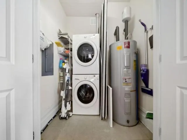 A Shore Thing 1 - Oceanfront And Dog Friendly! Private Beach Access! Townhouse-1